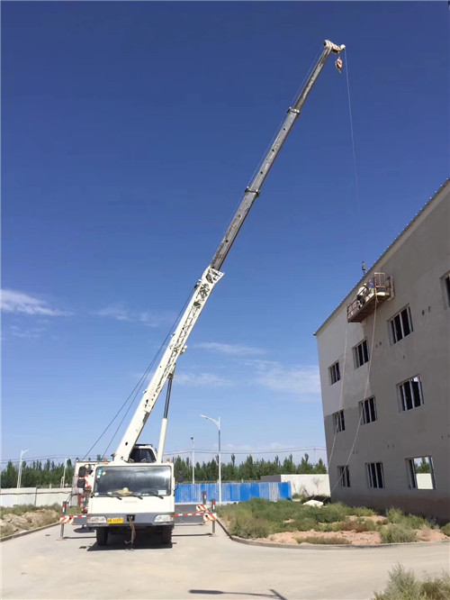 增城区“轻装强干”—— 吊车的 “轻量化臂架” 技术